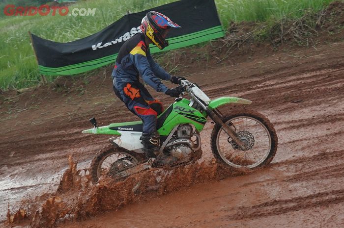 Test Ride Kawasaki KLX140R L