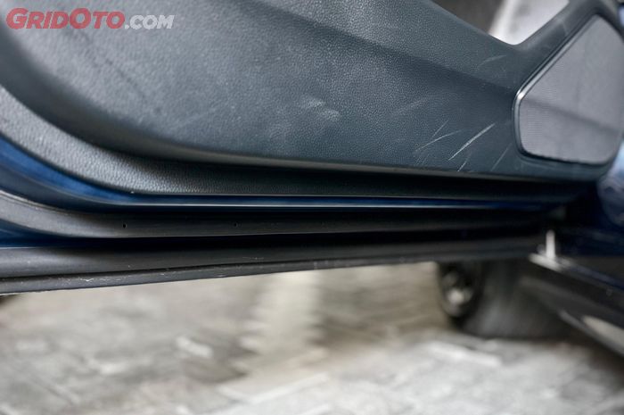 Karet pintu dobel memaksimalkan kekedapan kabin Honda Civic RS e:HEV