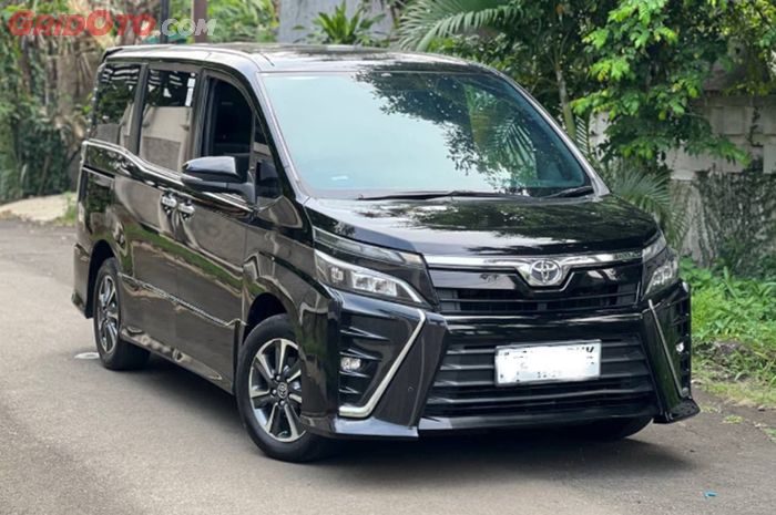 Toyota Voxy Bekas 2019
