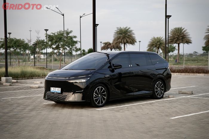 XPENG X9 raih penghargaan The Most Luxurious EV GridOto Award 2025