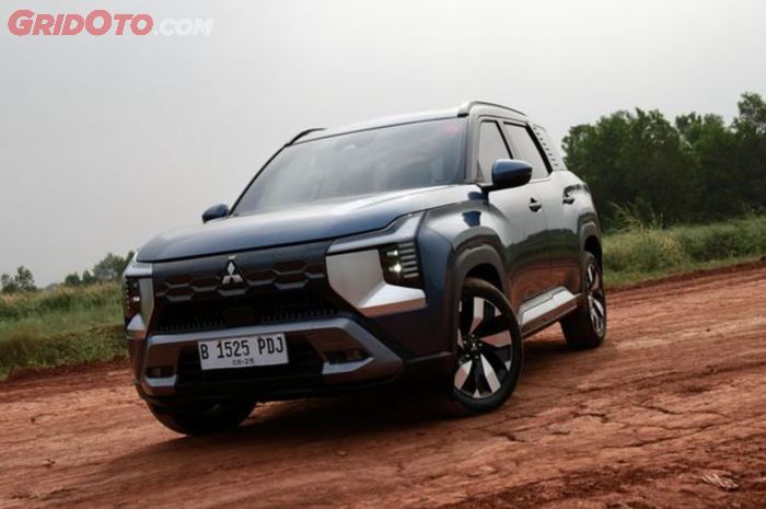 Mitsubishi Destinator menjadi Car of The Year di ajang GridOto Award 2025