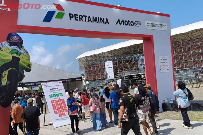 Antusiasme masyarakat untuk datang ke ajang MotoGP Indonesia 2025 di sirkuit Mandalika, NTB