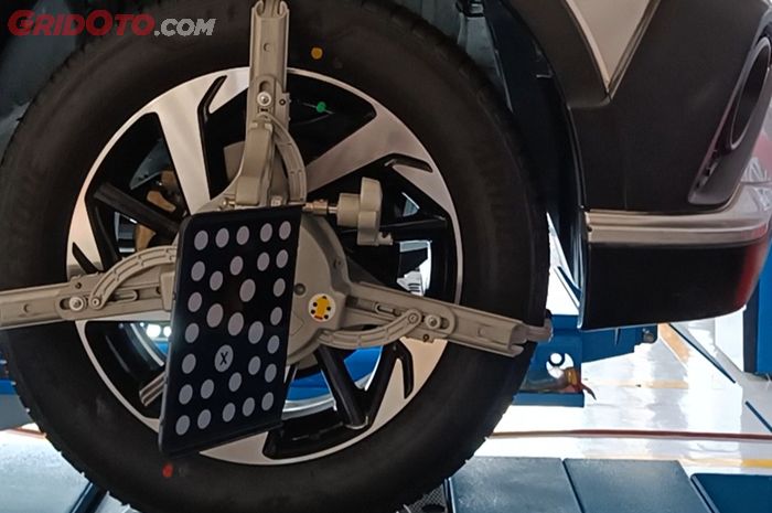 alat spooring di roda mobil