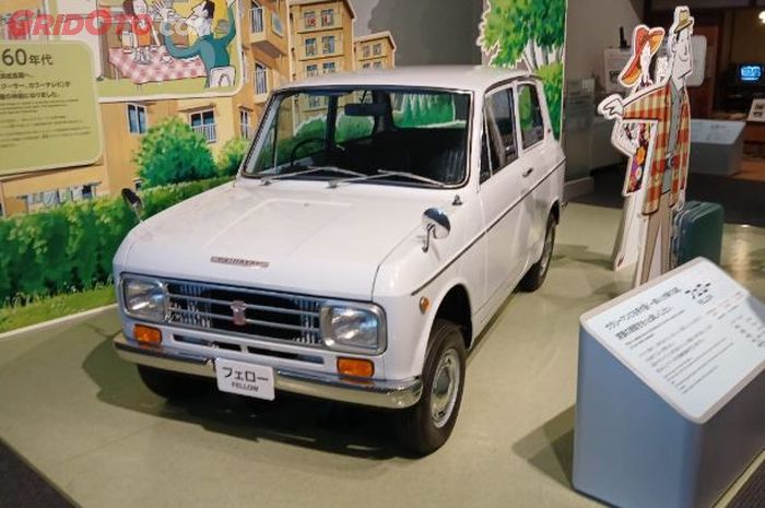penampakan salah satu koleksi kendaraan di Museum Daihatsu Humobility World di Ikeda, Osaka, Jepang