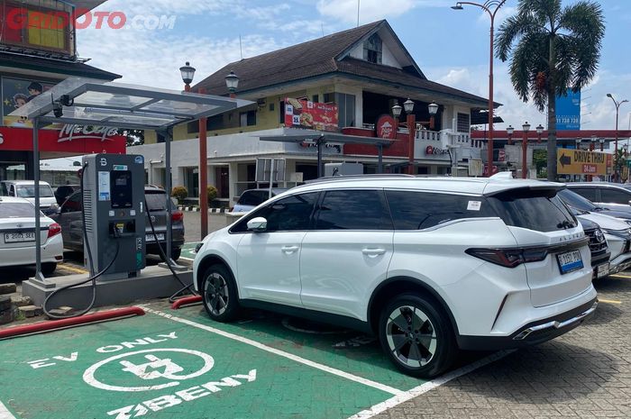 Aletra L8 mengisi di Buperta Cibubur.