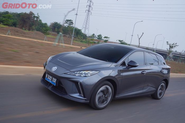 MG4 EV berhasil mengamankan titel Small EV terbaik OTOMOTIF Award 2026