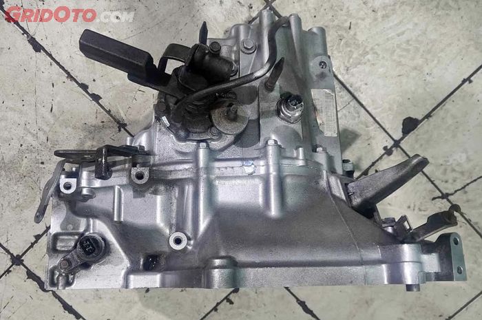 Simak Cara Merawat Transmisi Mobil Manual Agar Tidak Cepat Rusak!