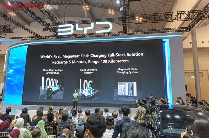 BYD dengan super e-platform yang support megawatt charging