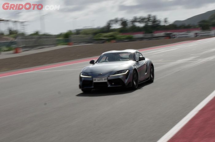 Toyota GR Supra mengaspal di Sirkuit Mandalika