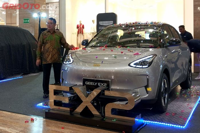 Geely X2 meluncur di DIY