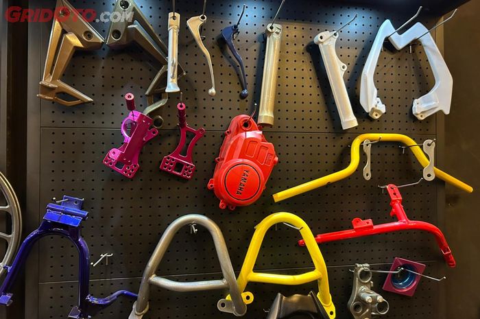 Selain pelek, komponen kendaraan berbahan logam lainnya bisa di powder coating