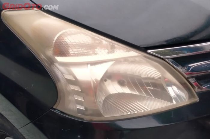 Mika lampu kuning dan kusam