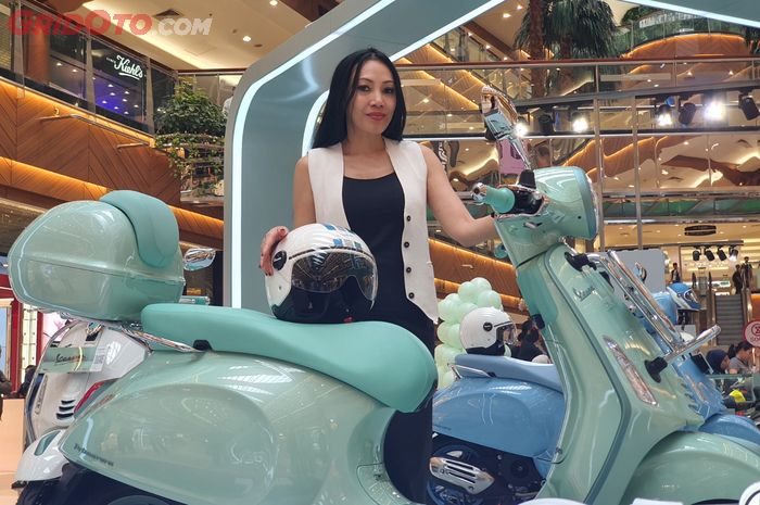 Ayu Hapsari, PR &amp; Communcations Manager PT Piaggio Indonesia (PID) bagikan rahasia tetap cantik buat perempuan walaupun pakai motor buat harian 