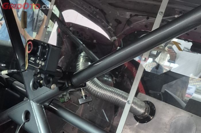 Selain Faktor Keamanan, Ternyata Ini Fungsi Roll Bar pada Mobil Balap