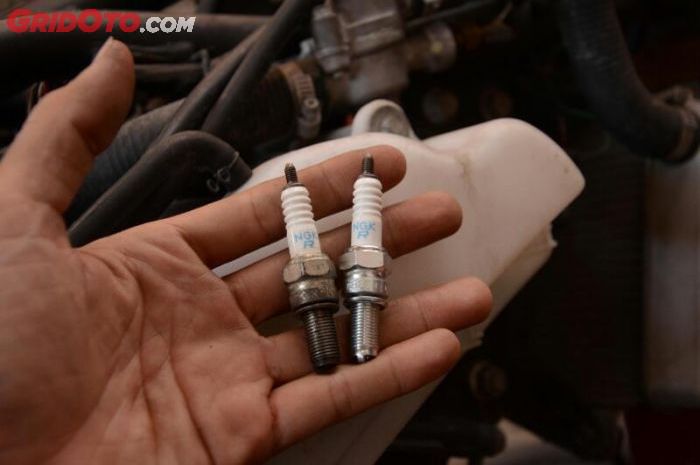 Ilustrasi busi motor bekas