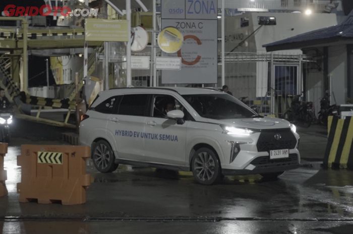 Veloz Hybrid EV Lintas Nusa