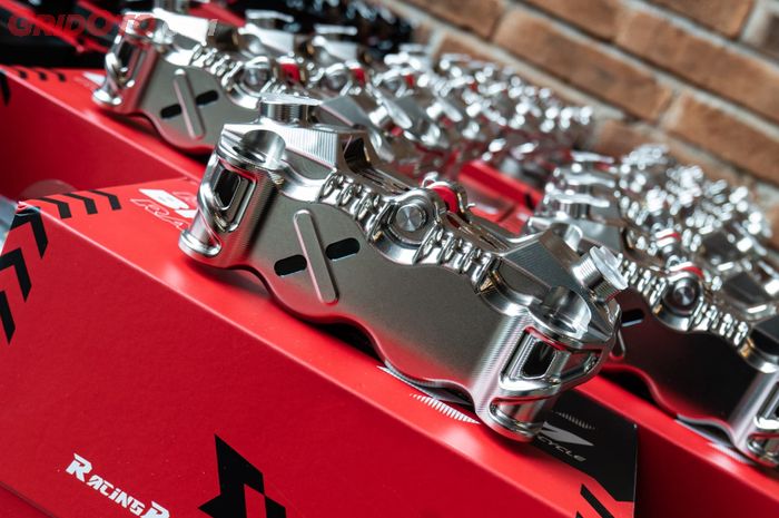 Kaliper XRider menggunakan bahan aluminium billet dengan finishin CNC