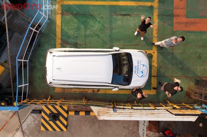 Veloz Hybrid menjelajah obyek wisata Lampung