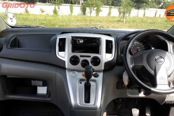Ilustrasi interior mobil bekas