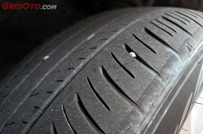 Telapak ban mobil bisa terjadi bocor halus