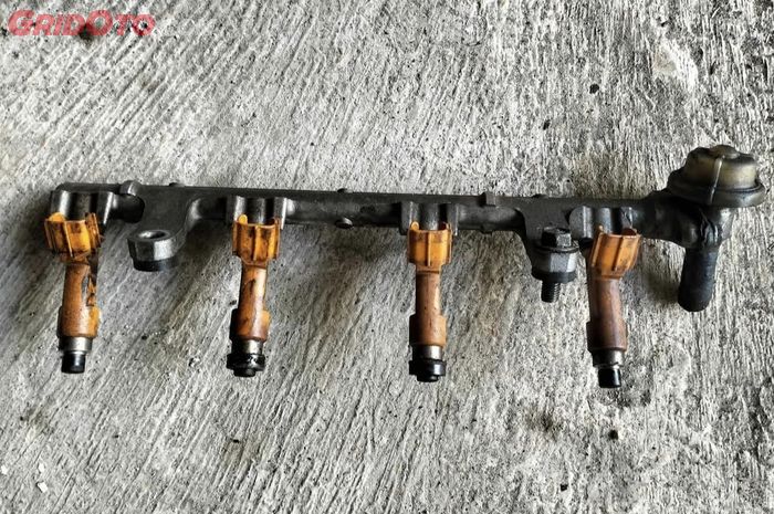 Ilustrasi injektor mobil bekas