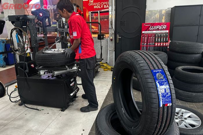 Dana terbatas sebaiknya ganti ban mobil depan atau belakang dulu ya ? 