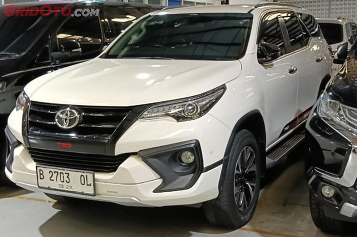 Mobil Bekas Toyota Fortuner VRZ 2.4 TRD AT 2018