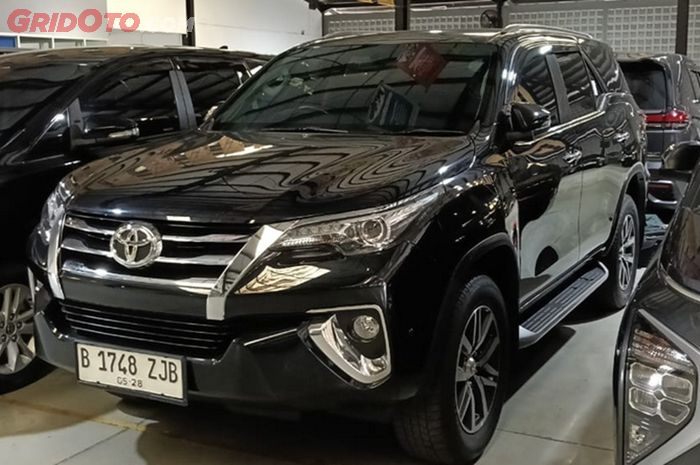 Mobil Bekas Toyota Fortuner VRZ 2.4 AT  Diesel 2018