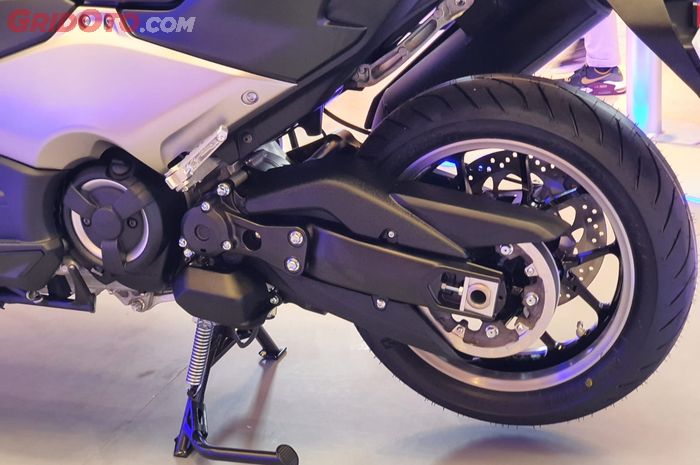 Kapasitas oli mesin Yamaha TMAX 