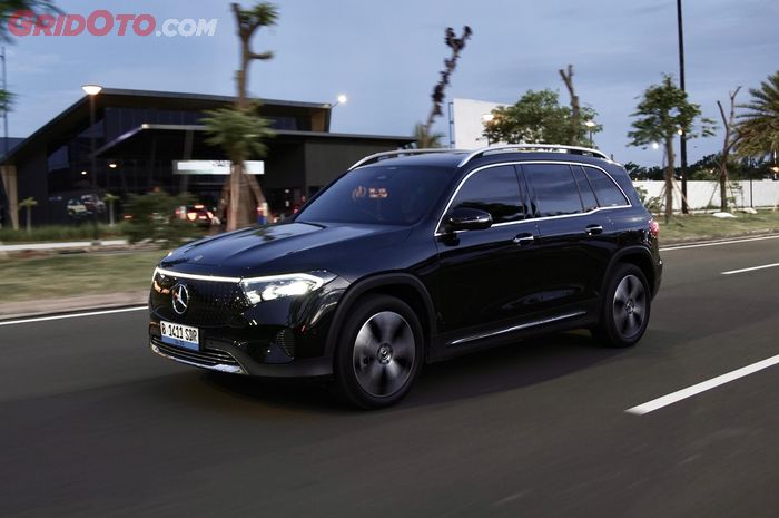Mercedes-Benz EQB 250+ Progressive Line dengan baterai kapasitas 70,5 kWh