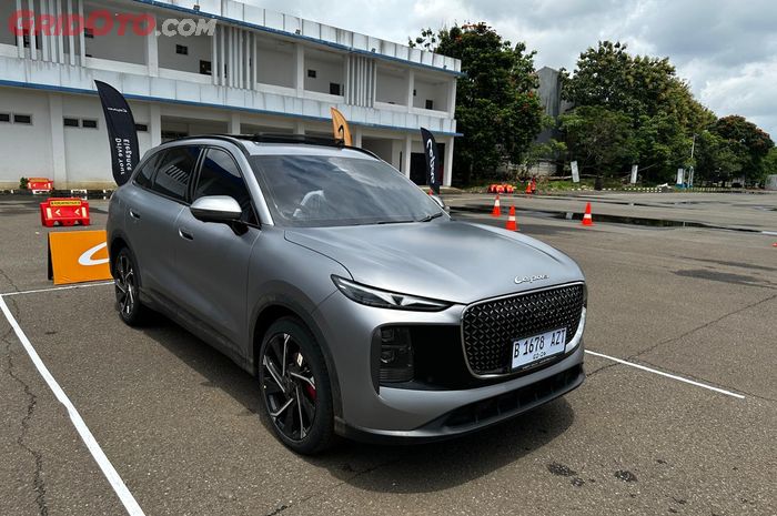  Mudah Banget, Begini Cara Pakai Fitur Parkir Otomatis Lepas L8