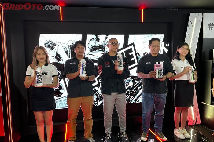  IPONE secara resmi meluncurkan produk pelumas Katana Series, yakni Katana Scoot 5W-40, Katana 15W-50, R4000 15W-50, dan R2000 dengan peningkatan formula