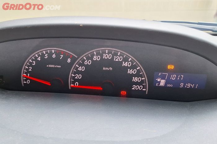 Logo ABS muncul pada speedometer mobil 