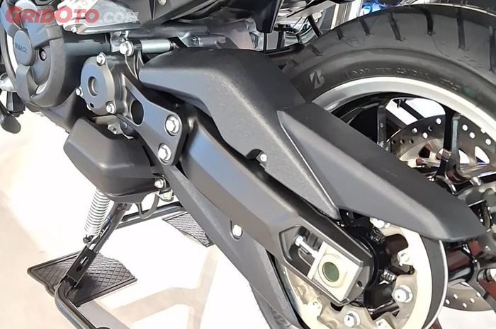 Disini posisi sokbreker belakang Yamaha TMAX 