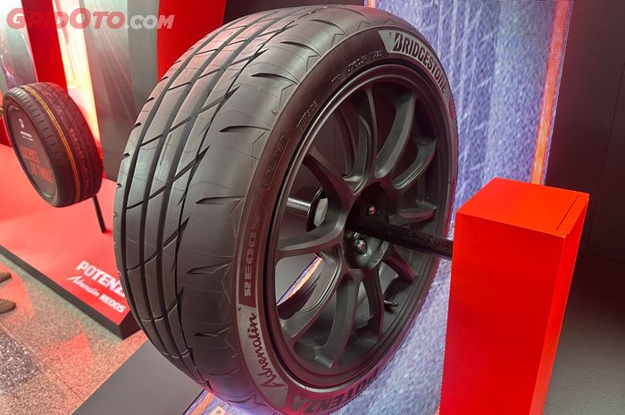 Kejutan di Launching Bridgestone Potenza Adrenalin RE005 di Thailand