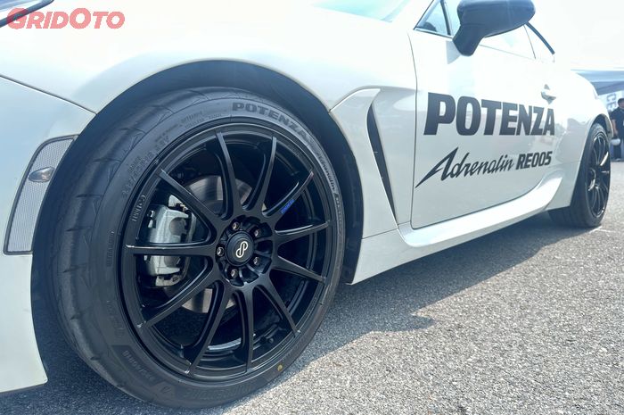 Bridgestone Potenza Adrenalin RE005 terbaru
