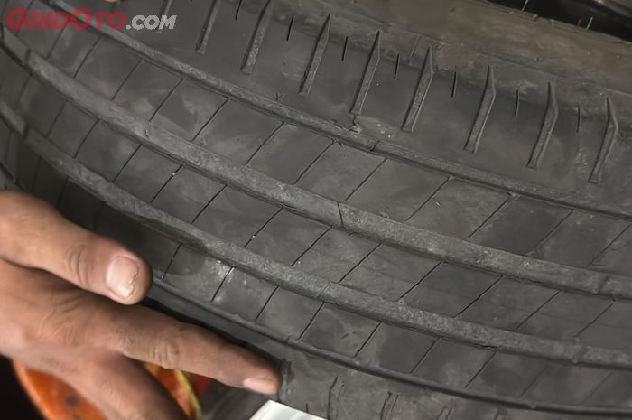 Salah Pola Rotasi Ban Bisa Bikin Ban Rusak? Begini Penjelasannya!