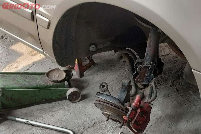 Mobil Terasa Miring? Shockbreaker Lemah Bisa Jadi Penyebabnya