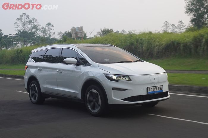 Senyaman Ini Aletra L8, MPV Listrik China dari Brand Indonesia