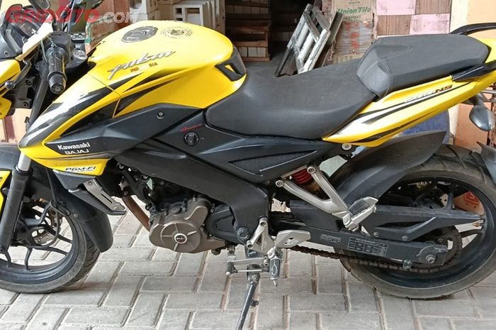 Kawasaki Bajaj Pulsar 200NS 2014