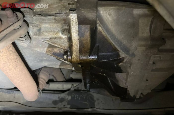 Oli Mesin Menetes Saat Mobil Parkir, Bisa Jadi Seal Mulai Aus