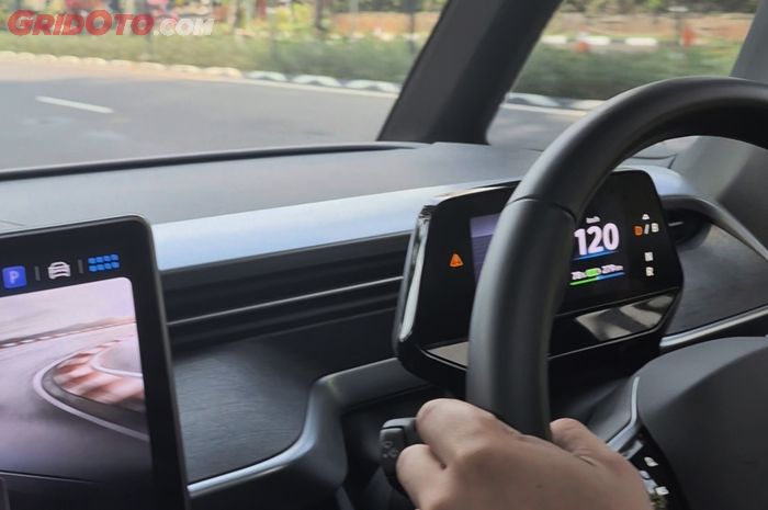 Benarkah Kecepatan Tinggi Bisa Bikin Konsumsi BBM Mobil Lebih Boros?