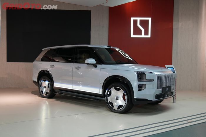 SUV premium ZEEKR 9X