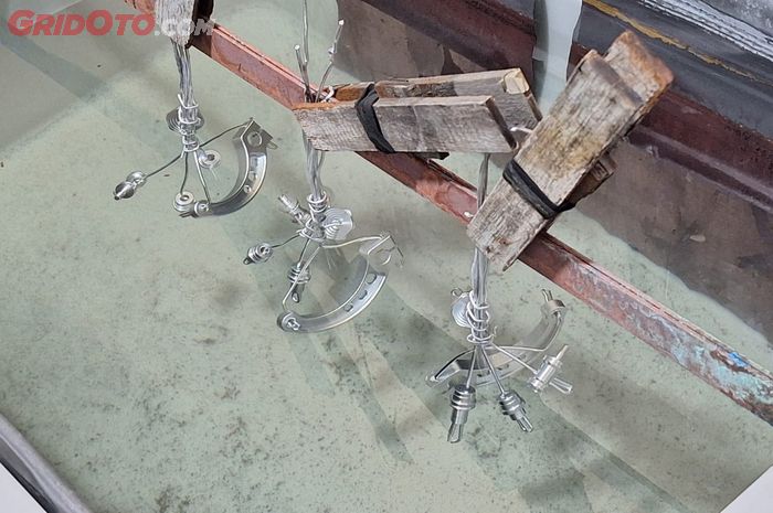 Proses anodize dengan menggunakan aliran listrik 