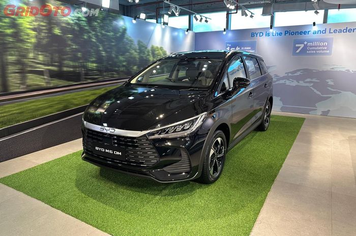 BYD M6 DM Meluncur di Indonesia, Pertama Pakai Teknologi PHEV