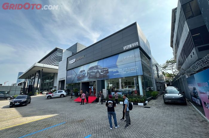 Geely Luncurkan Dua Dealer Baru Sekaligus, Demi Kejar Target Ini
