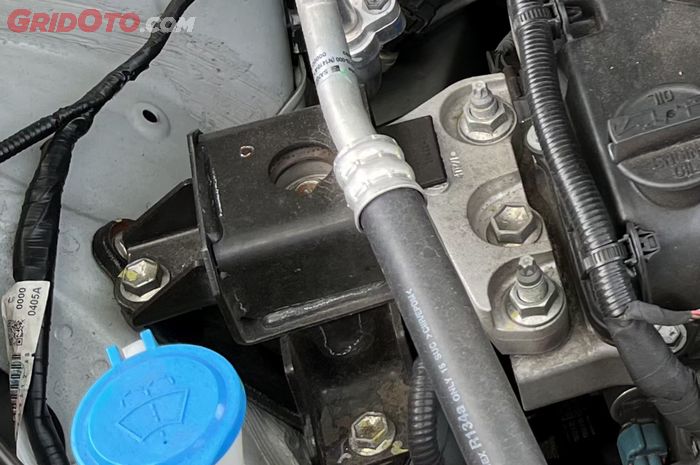 Getaran Mesin Mobil Saat Idle Bisa Berasal dari Engine Mounting