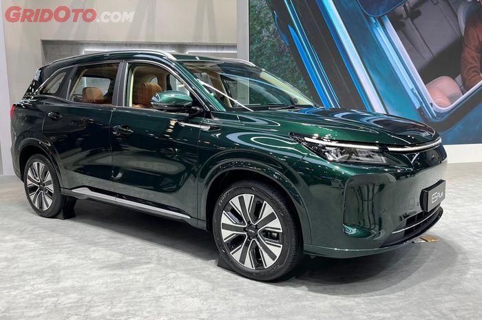 DFSK E5 PLUS setir kanan resmi debut global di Hong Kong