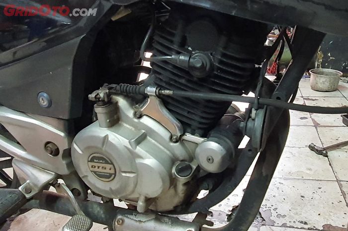 Ilustrasi penyebab rembes oli mesin motor bekas