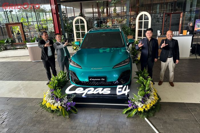 Mobil Listrik Lepas E4 BEV Resmi Tampil Perdana di Indonesia